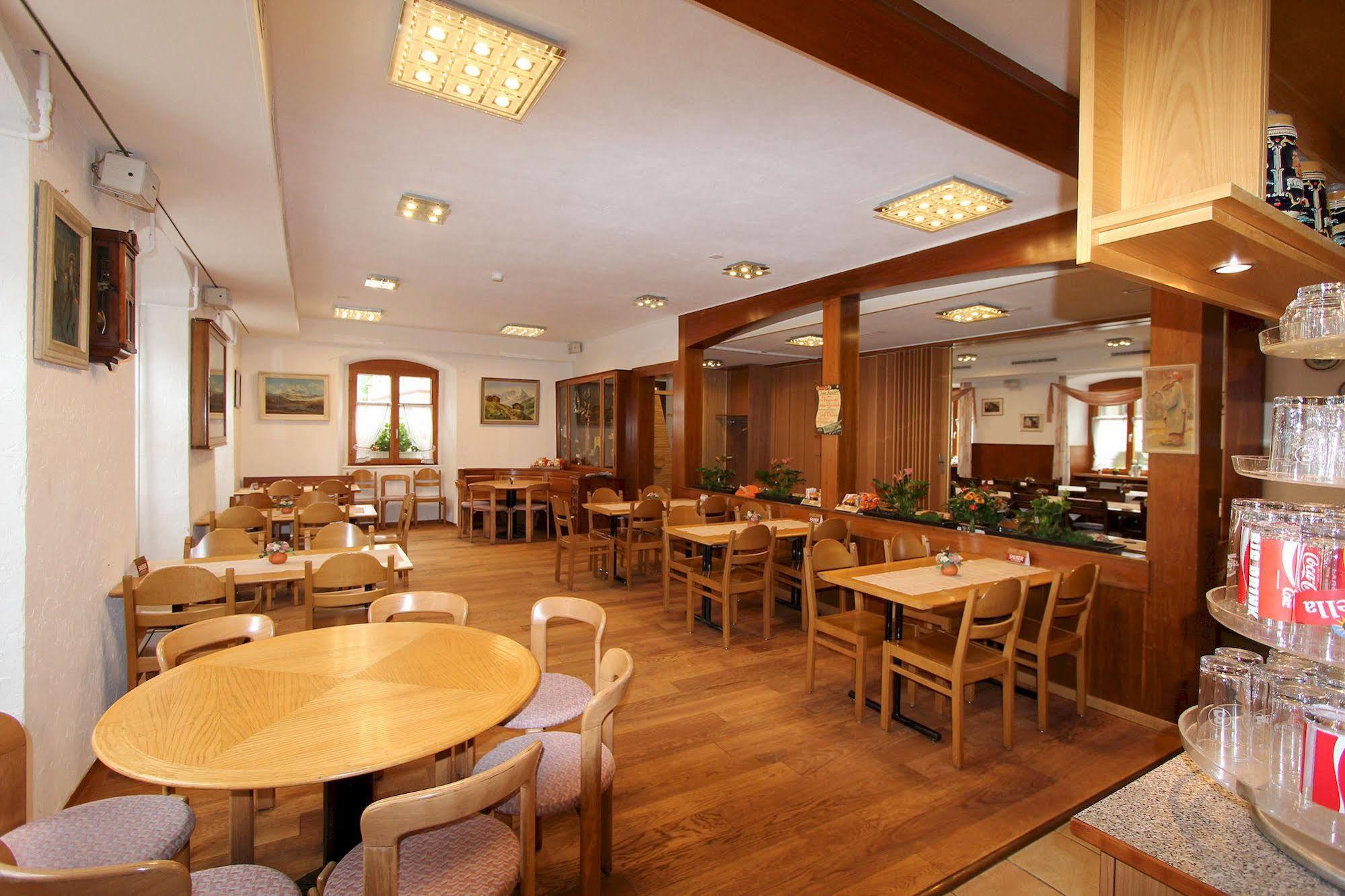 Gasthof Adler Frick Buitenkant foto