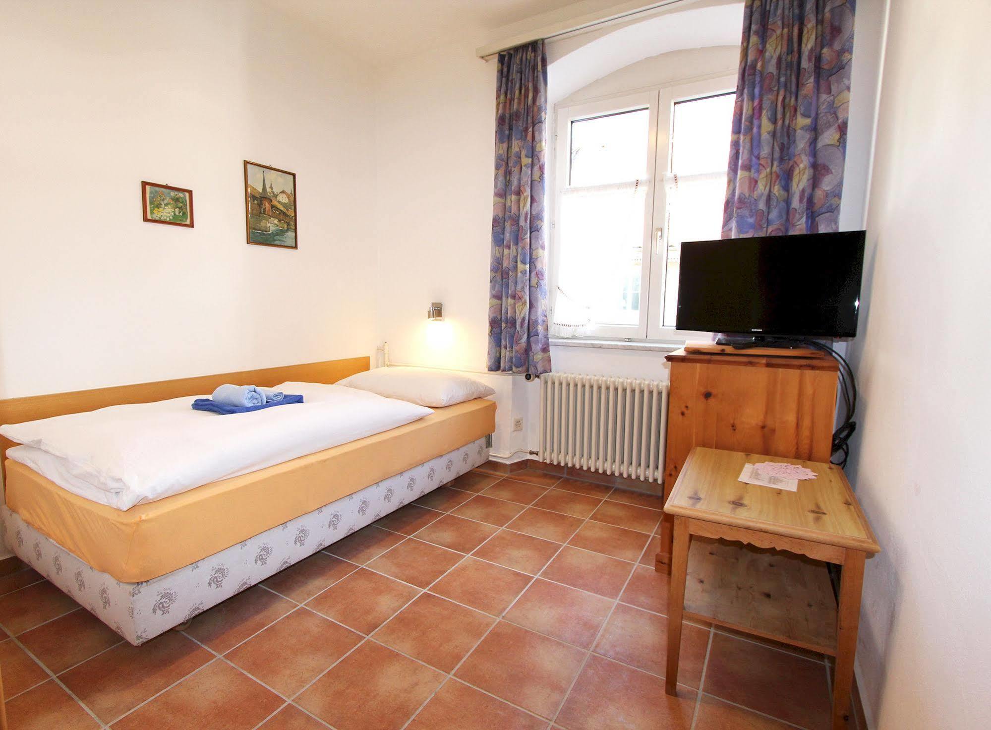 Gasthof Adler Frick Buitenkant foto